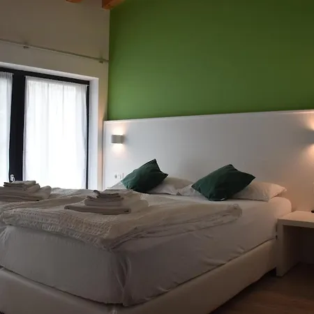 Borgo San Nazzaro 2*