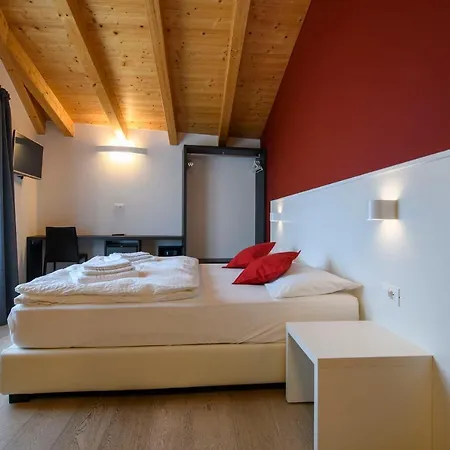 Borgo San Nazzaro Aparthotel