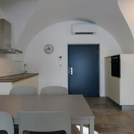 Borgo San Nazzaro Aparthotel